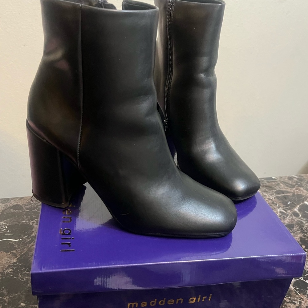 Madden Girl Black Heeled Boots Sleek Leather Ankle-Height